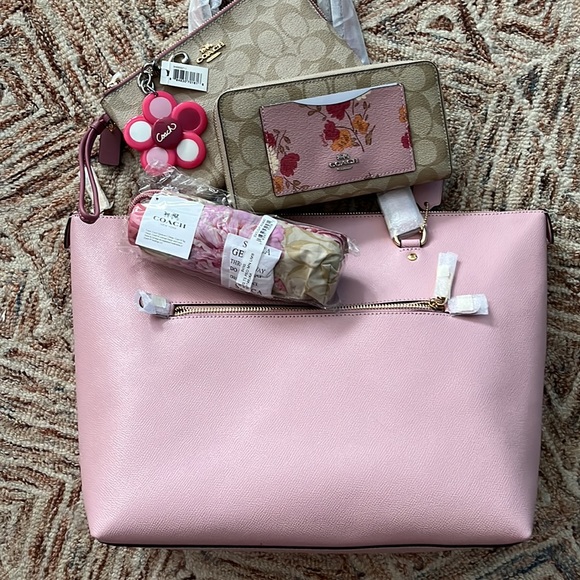 NWT! Coach Pink Floral Tote 5 set-FIRM - Picture 12 of 12